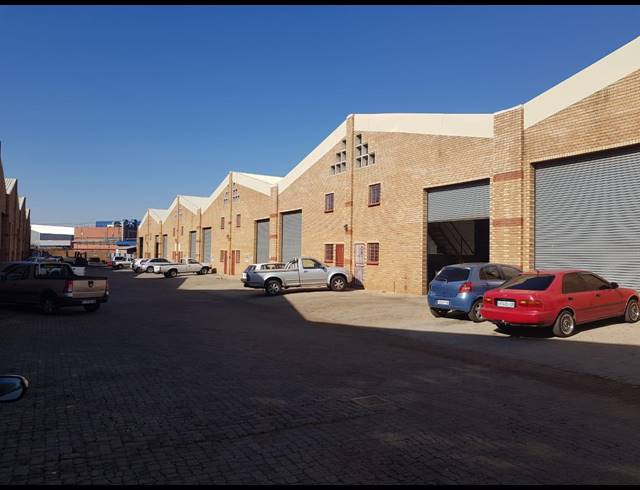 3,675M² WAREHOUSE FOR SALE IN STEELEDALE